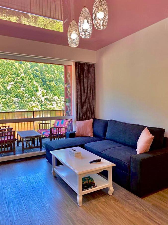 Sweet Pink By Miro Apartment ซินายา ภายนอก รูปภาพ