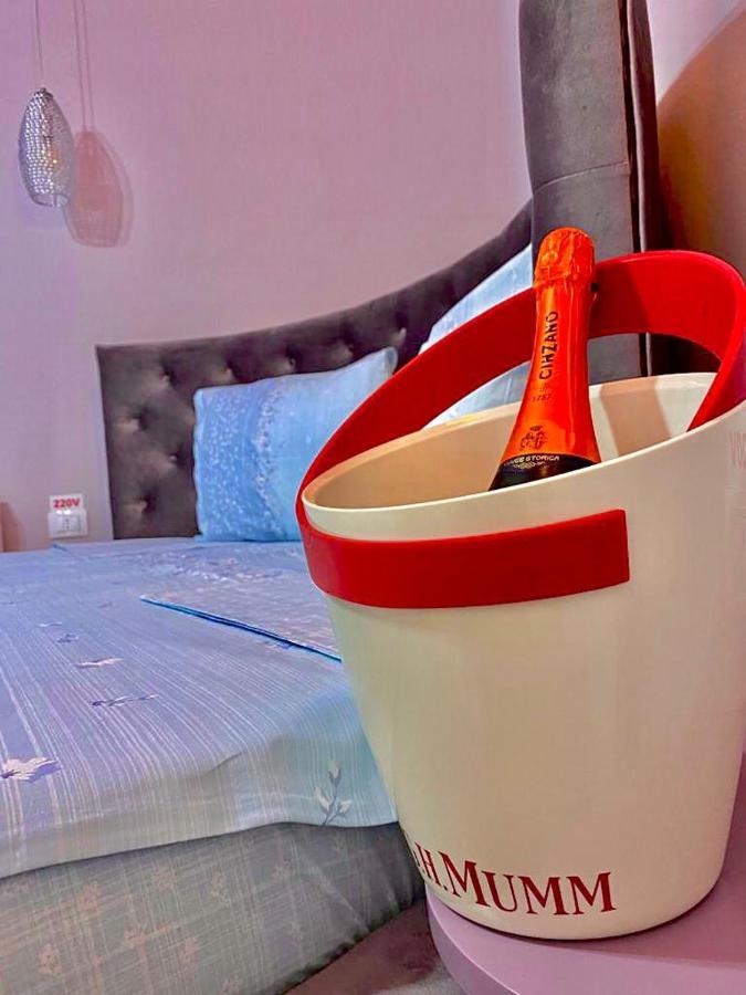 Sweet Pink By Miro Apartment ซินายา ภายนอก รูปภาพ