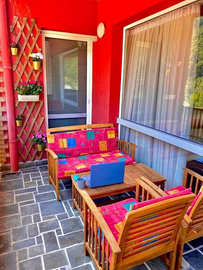 Sweet Pink By Miro Apartment ซินายา ภายนอก รูปภาพ