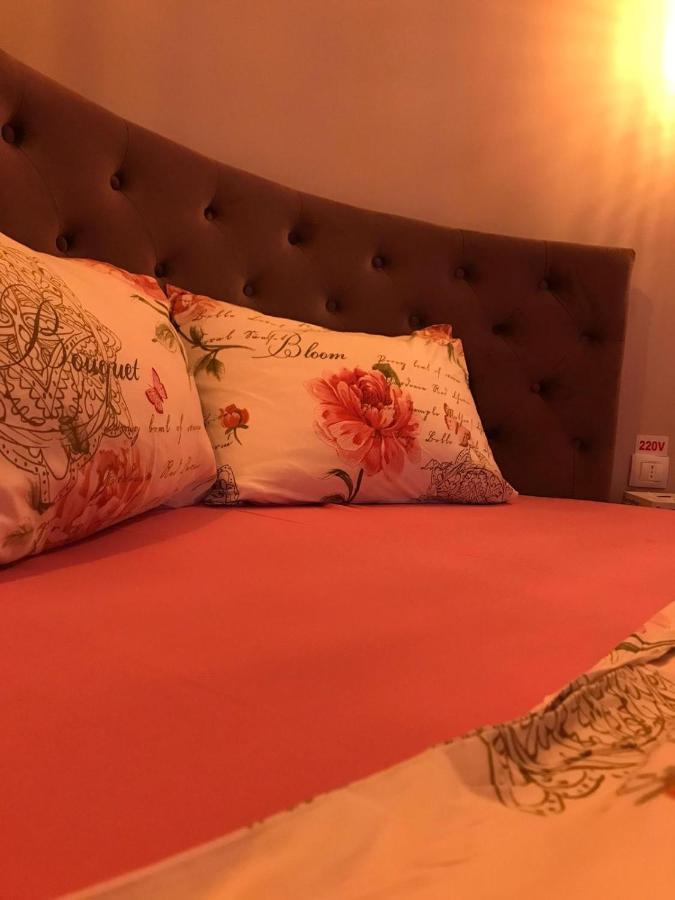 Sweet Pink By Miro Apartment ซินายา ภายนอก รูปภาพ
