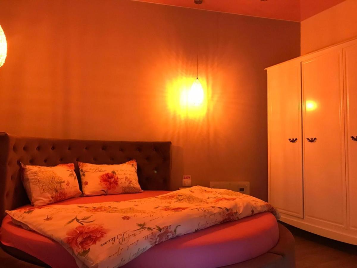 Sweet Pink By Miro Apartment ซินายา ภายนอก รูปภาพ