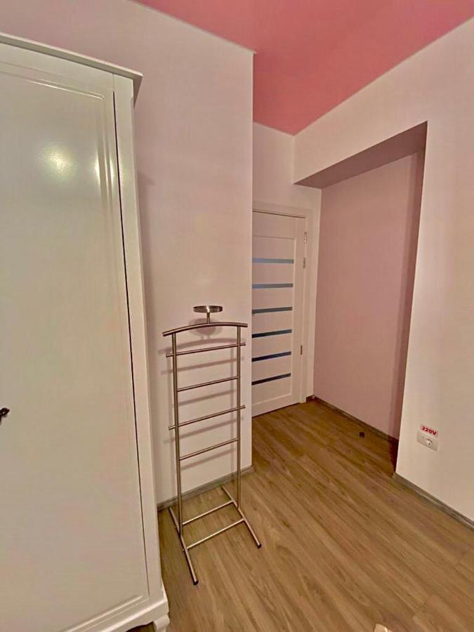 Sweet Pink By Miro Apartment ซินายา ภายนอก รูปภาพ