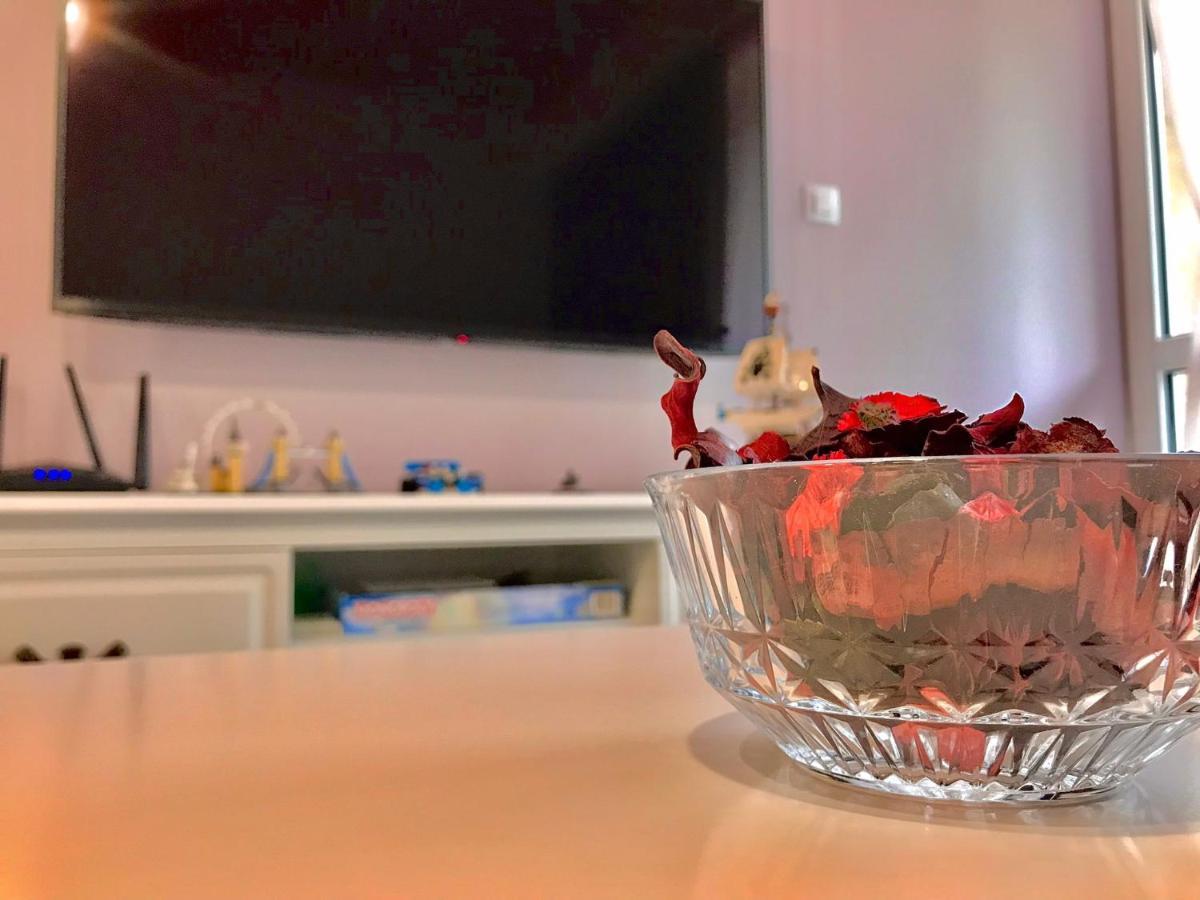 Sweet Pink By Miro Apartment ซินายา ภายนอก รูปภาพ
